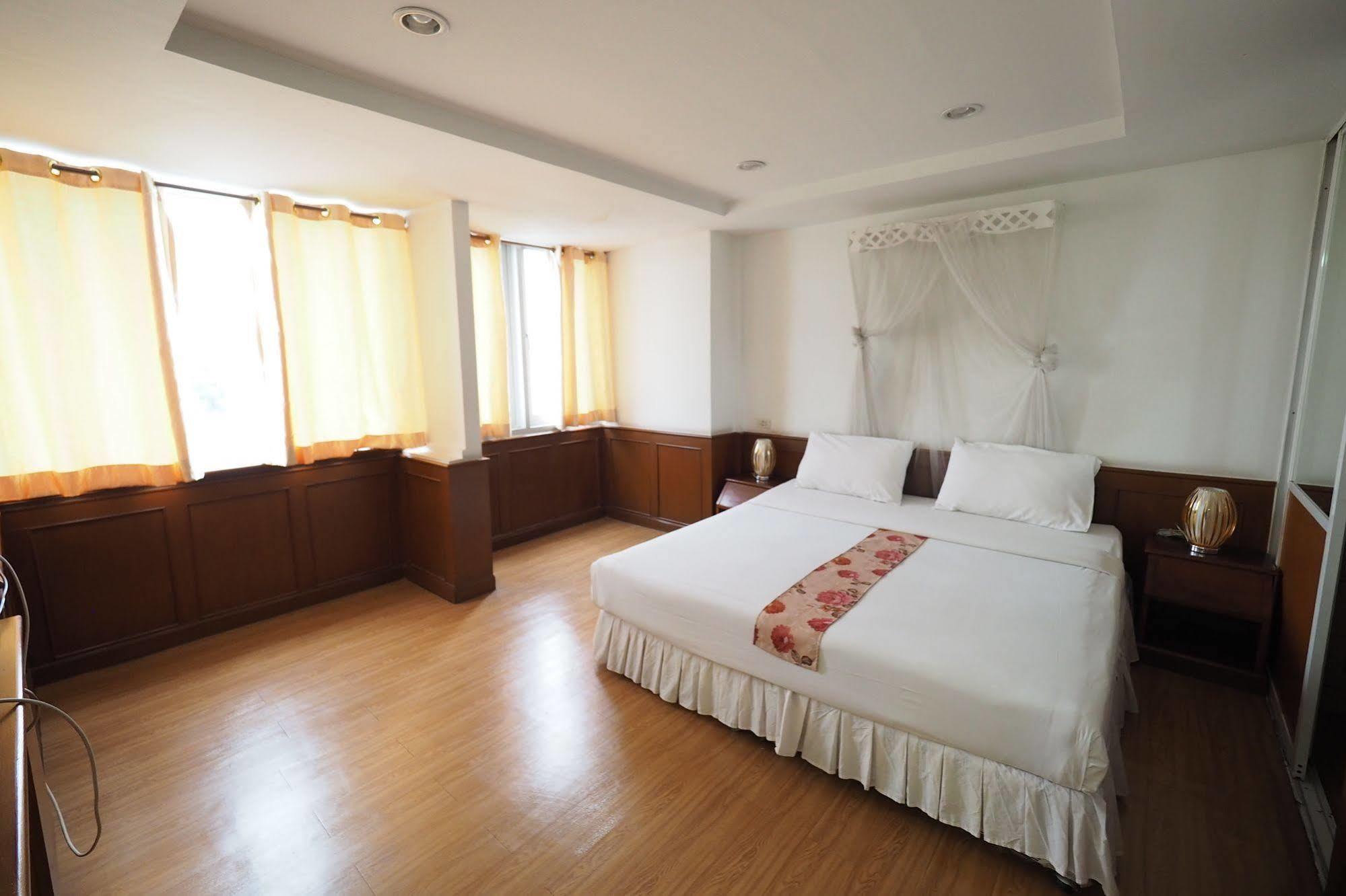 Navanakorn Golden View Ban Lam Rua Taek Екстер'єр фото